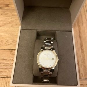 BU9115 Women’s Burberry Watch